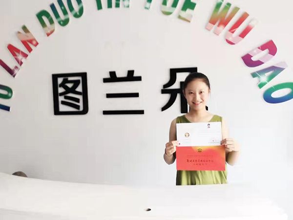 艺考金榜提名学生